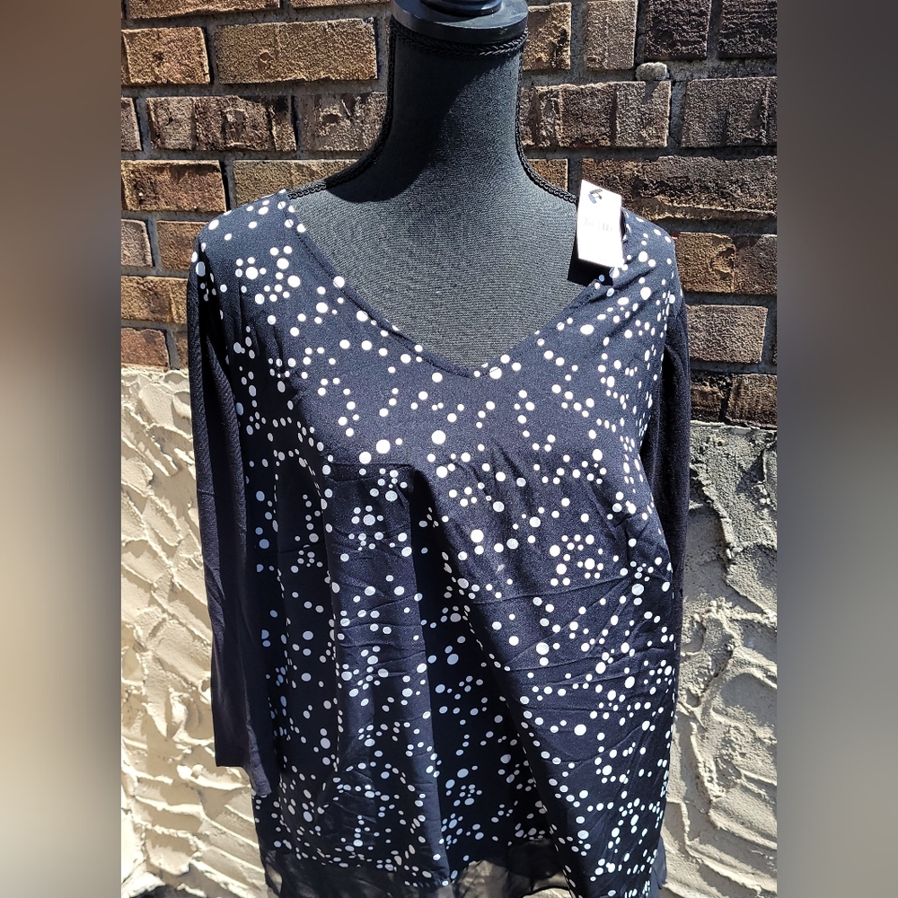 Women's Plus size  Top. Blouse. Size 18 /20. New. Lane Bryant